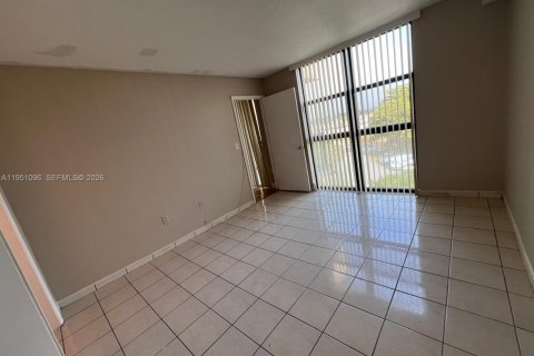 Appartement à louer à Miami, Floride: 2 chambres, 83.43 m2 № 2009224 - photo 15