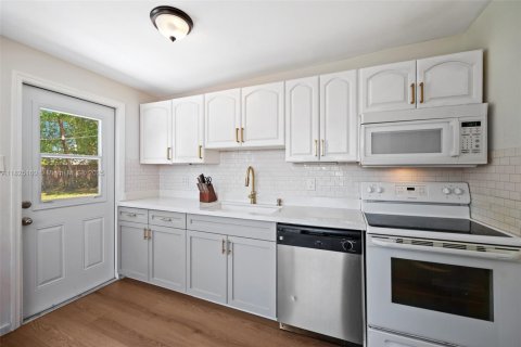Villa ou maison à vendre à Fort Lauderdale, Floride: 3 chambres, 131.55 m2 № 1794164 - photo 11
