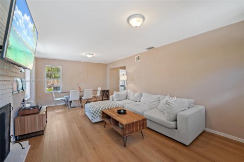 Villa ou maison à vendre à Fort Lauderdale, Floride: 3 chambres, 131.55 m2 № 1794164 - photo 3