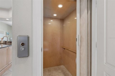 Townhouse in Clearwater, Florida 3 bedrooms, 210.8 sq.m. № 2220533 - photo 15