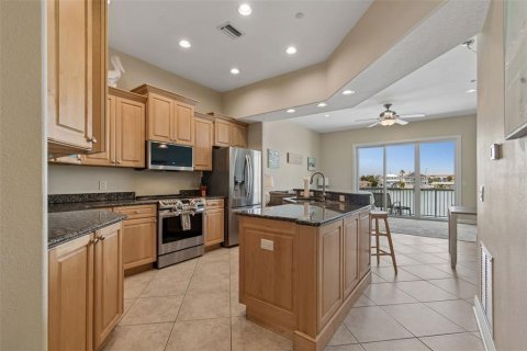 Townhouse in Clearwater, Florida 3 bedrooms, 210.8 sq.m. № 2220533 - photo 5