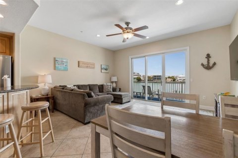 Townhouse in Clearwater, Florida 3 bedrooms, 210.8 sq.m. № 2220533 - photo 9