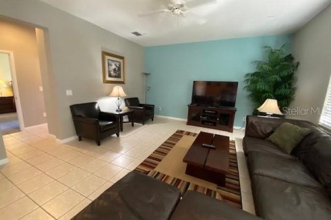 House in Davenport, Florida 5 bedrooms, 299.24 sq.m. № 1555700 - photo 12