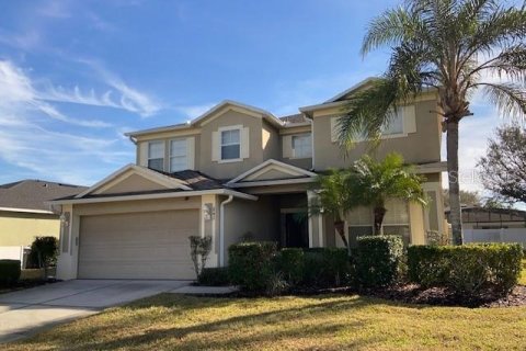 House in Davenport, Florida 5 bedrooms, 299.24 sq.m. № 1555700 - photo 1