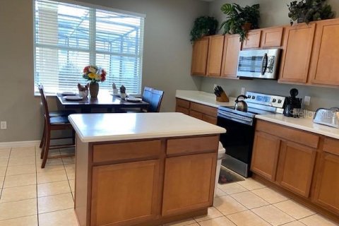 House in Davenport, Florida 5 bedrooms, 299.24 sq.m. № 1555700 - photo 9