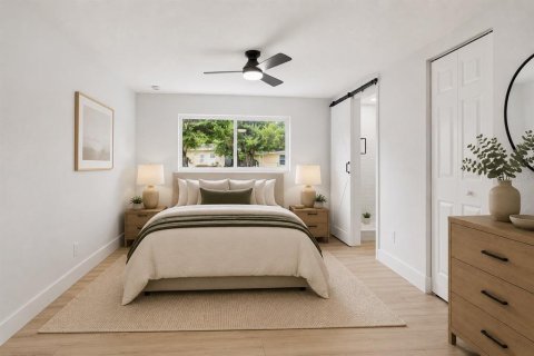 House in Tampa, Florida 4 bedrooms, 118.64 sq.m. № 2198077 - photo 11