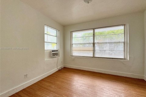 Copropriété à louer à Miami Beach, Floride: 1 chambre, 598.29 m2 № 2025771 - photo 10