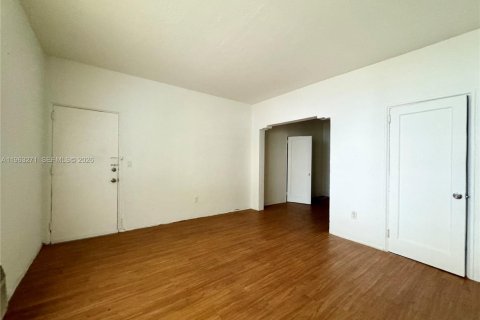 Copropriété à louer à Miami Beach, Floride: 1 chambre, 598.29 m2 № 2025771 - photo 8