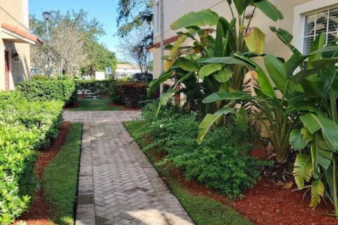 Condo in Tamarac, Florida, 3 bedrooms  № 1971158 - photo 15