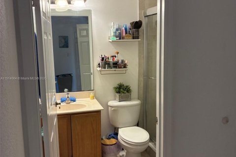 Condo in Tamarac, Florida, 3 bedrooms  № 1971158 - photo 8