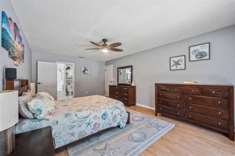 Casa en venta en Tampa, Florida, 4 dormitorios, 180.04 m2 № 1874024 - foto 17