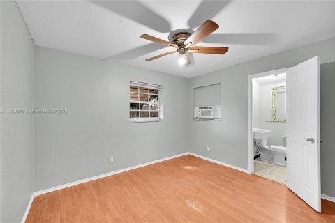 House in Davie, Florida 3 bedrooms, 87.7 sq.m. № 1938936 - photo 13