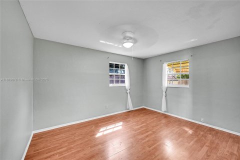 House in Davie, Florida 3 bedrooms, 87.7 sq.m. № 1938936 - photo 18
