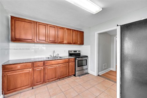 House in Davie, Florida 3 bedrooms, 87.7 sq.m. № 1938936 - photo 7
