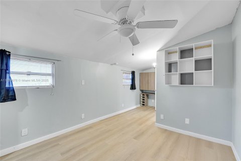 House in Davie, Florida 3 bedrooms, 87.7 sq.m. № 1938936 - photo 3