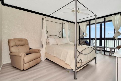 Снять в аренду кондоминиум в Мадейра - Бич, Флорида 2 комнаты, 102.19м2, № 2232341 - фото 21