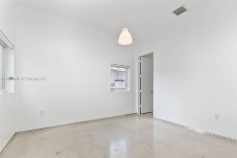 Dúplex en alquiler en Miami, Florida, 3 dormitorios, 139.35 m2 № 1983850 - foto 10