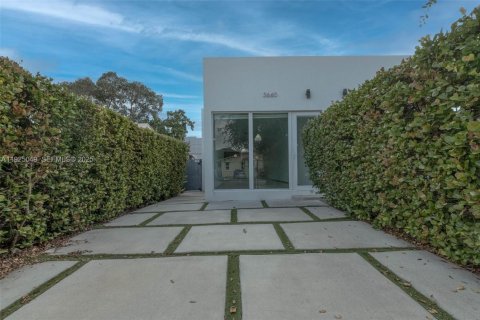 Dúplex en alquiler en Miami, Florida, 3 dormitorios, 139.35 m2 № 1983850 - foto 18