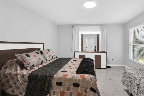 Villa ou maison à vendre à Kissimmee, Floride: 2 chambres, 123.56 m2 № 2324685 - photo 17