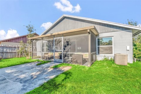 Villa ou maison à vendre à Kissimmee, Floride: 2 chambres, 123.56 m2 № 2324685 - photo 25