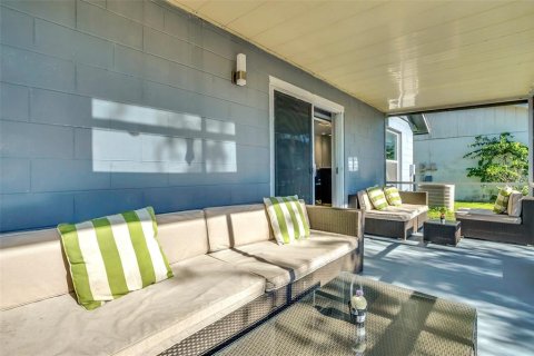Villa ou maison à vendre à Kissimmee, Floride: 2 chambres, 123.56 m2 № 2324685 - photo 23