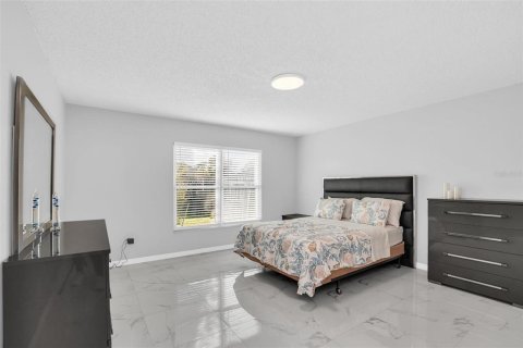 Villa ou maison à vendre à Kissimmee, Floride: 2 chambres, 123.56 m2 № 2324685 - photo 13