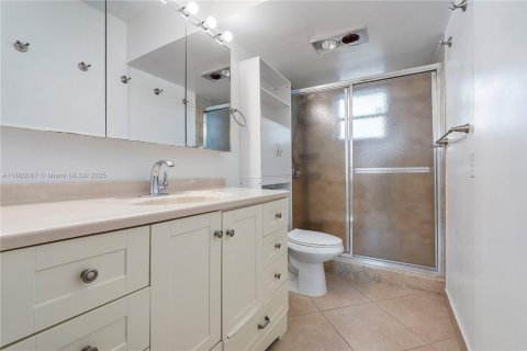 Купить кондоминиум в Халландейл-Бич, Флорида 1 спальня, 78.97м2, № 1931645 - фото 17