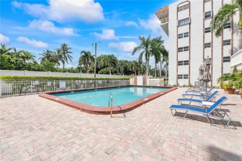 Купить кондоминиум в Халландейл-Бич, Флорида 1 спальня, 78.97м2, № 1931645 - фото 25