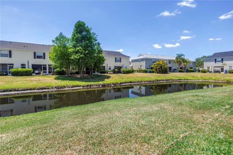 Townhouse in Tampa, Florida 2 bedrooms, 116.31 sq.m. № 1662156 - photo 18