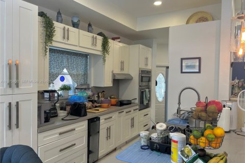 Casa en alquiler en Pembroke Pines, Florida, 3 dormitorios, 100.06 m2 № 2041459 - foto 10