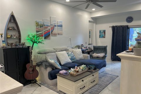 Casa en alquiler en Pembroke Pines, Florida, 3 dormitorios, 100.06 m2 № 2041459 - foto 7