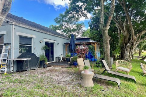 Casa en alquiler en Pembroke Pines, Florida, 3 dormitorios, 100.06 m2 № 2041459 - foto 24