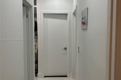 Casa en alquiler en Pembroke Pines, Florida, 3 dormitorios, 100.06 m2 № 2041459 - foto 21