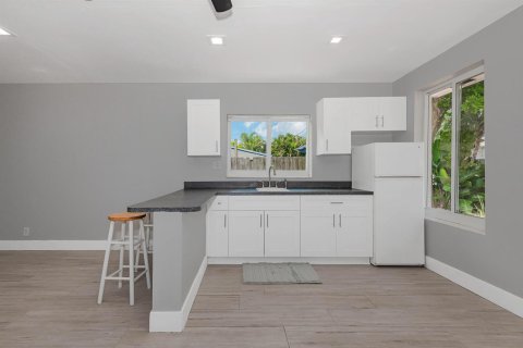 House in Wilton Manors, Florida 3 bedrooms, 168.15 sq.m. № 2087038 - photo 27