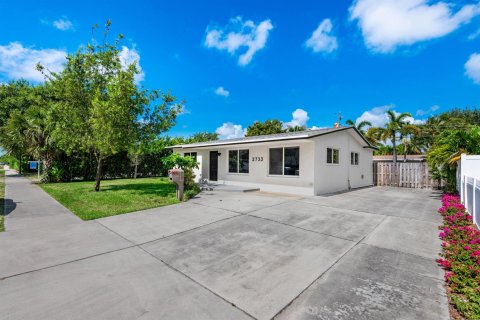 House in Wilton Manors, Florida 3 bedrooms, 168.15 sq.m. № 2087038 - photo 3