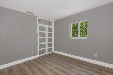 House in Wilton Manors, Florida 3 bedrooms, 168.15 sq.m. № 2087038 - photo 20