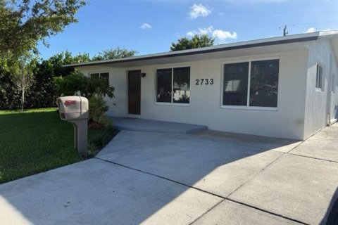 House in Wilton Manors, Florida 3 bedrooms, 168.15 sq.m. № 2087038 - photo 14