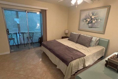 Condo in Boynton Beach, Florida, 1 bedroom  № 2190953 - photo 12