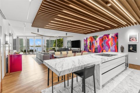 Copropriété à vendre à Miami Beach, Floride: 2 chambres, 185.8 m2 № 2256825 - photo 19