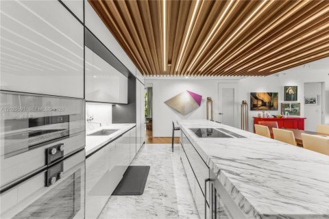 Copropriété à vendre à Miami Beach, Floride: 2 chambres, 185.8 m2 № 2256825 - photo 17