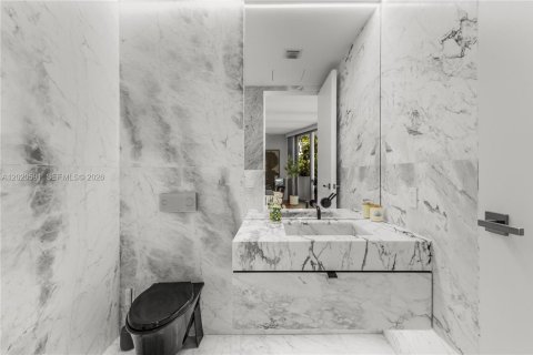 Copropriété à vendre à Miami Beach, Floride: 2 chambres, 185.8 m2 № 2256825 - photo 12