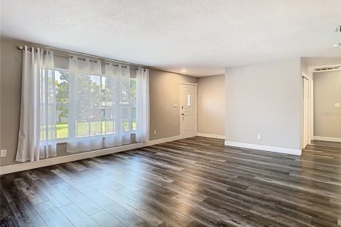 House in Tarpon Springs, Florida 3 bedrooms, 164.25 sq.m. № 1587724 - photo 14