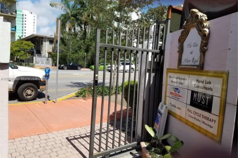 Propiedad comercial en venta en Miami Beach, Florida № 1993215 - foto 1