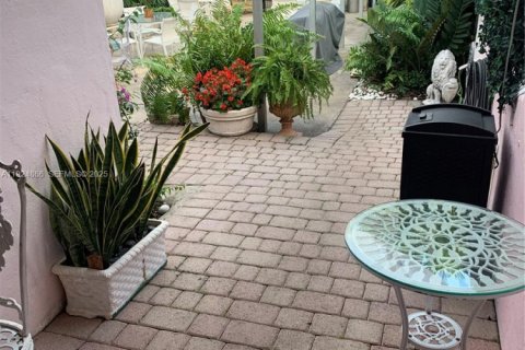 Propiedad comercial en venta en Miami Beach, Florida № 1993215 - foto 19