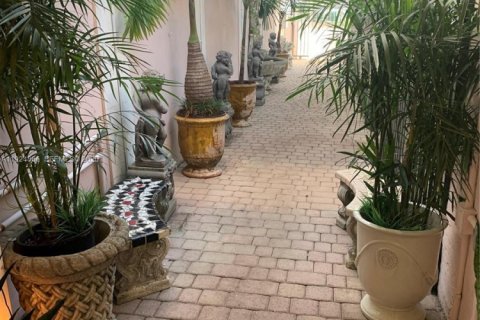 Propiedad comercial en venta en Miami Beach, Florida № 1993215 - foto 22