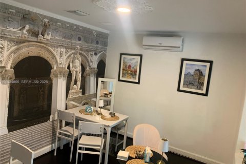 Propiedad comercial en venta en Miami Beach, Florida № 1993215 - foto 3