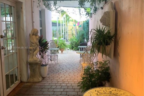 Propiedad comercial en venta en Miami Beach, Florida № 1993215 - foto 21