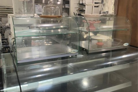 Propiedad comercial en venta en Miami Beach, Florida № 1993215 - foto 14