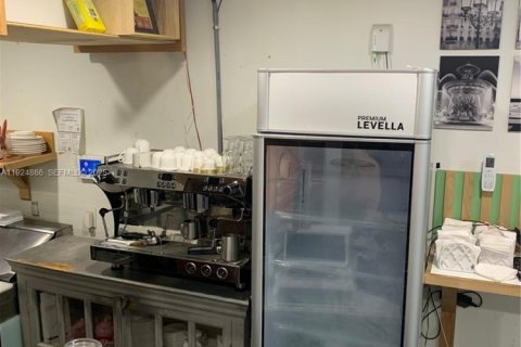 Propiedad comercial en venta en Miami Beach, Florida № 1993215 - foto 16