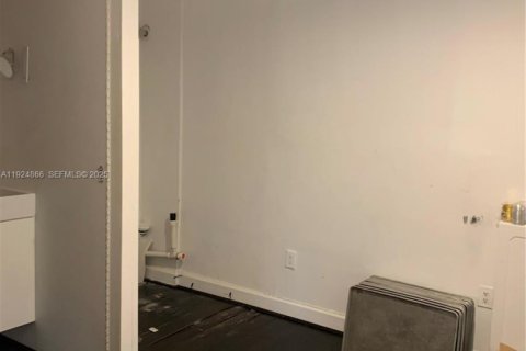 Propiedad comercial en venta en Miami Beach, Florida № 1993215 - foto 8